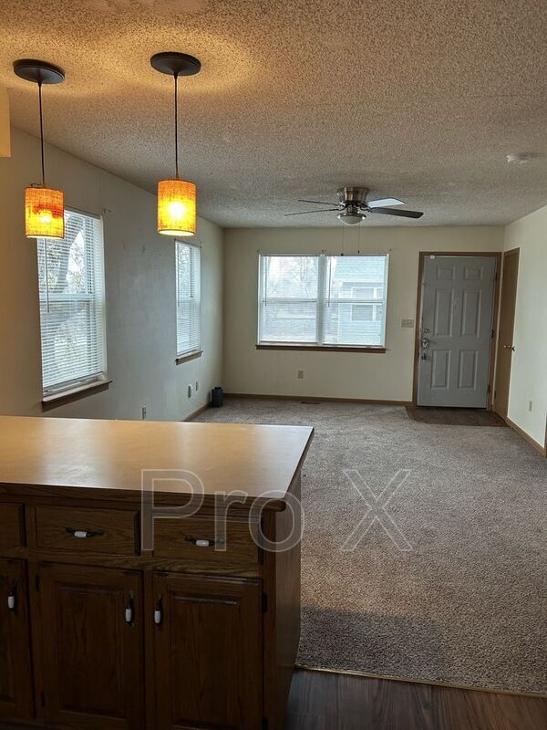 Building Photo - 810 E Jackson St