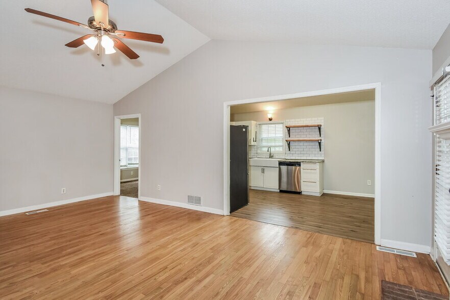 Building Photo - 3604 Spring Leaf Ln