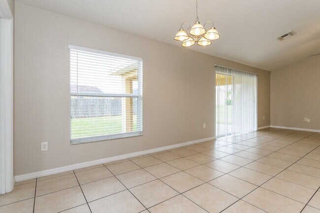 Building Photo - 803 Halifax Dr