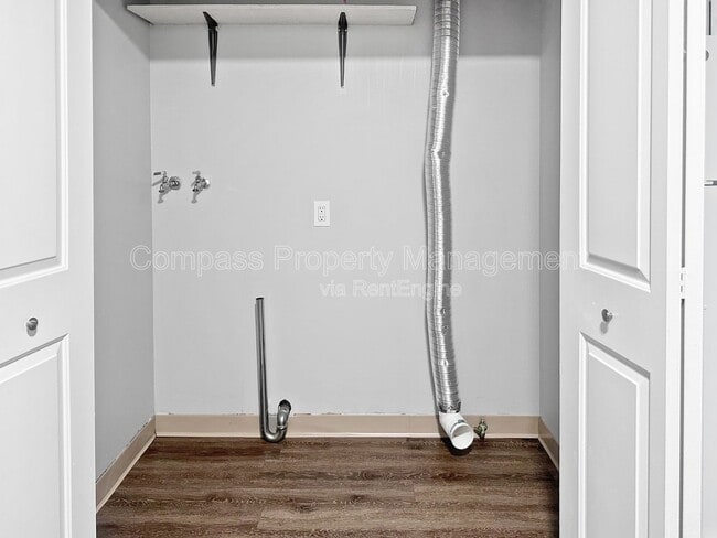 Building Photo - 2071 Andrew St SE