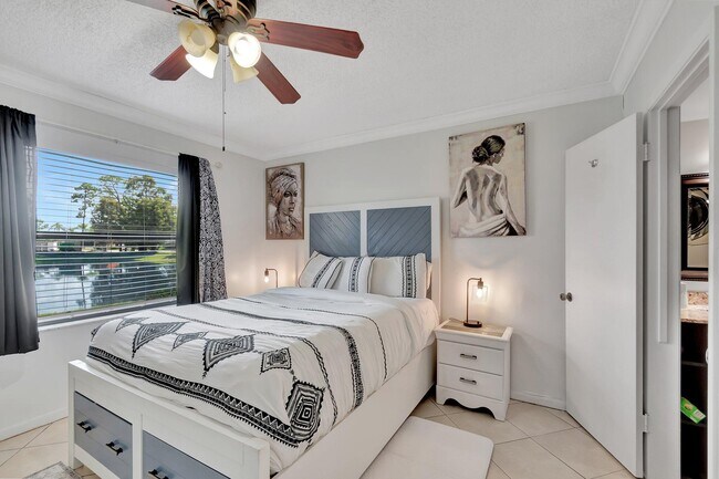 Building Photo - 7101 Golf Colony Ct