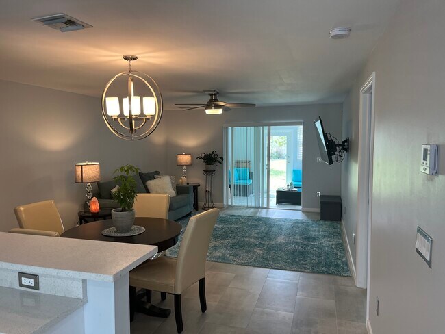 Building Photo - 401 SW Natura Ave