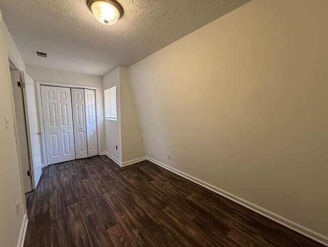 Building Photo - 540/542 Rustwood Dr