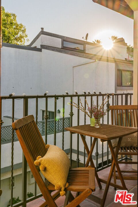 Building Photo - 388 S Los Robles Ave