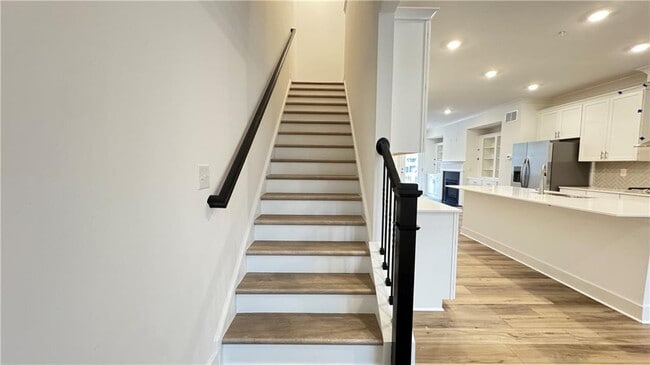 Building Photo - 813 Atkins Ln