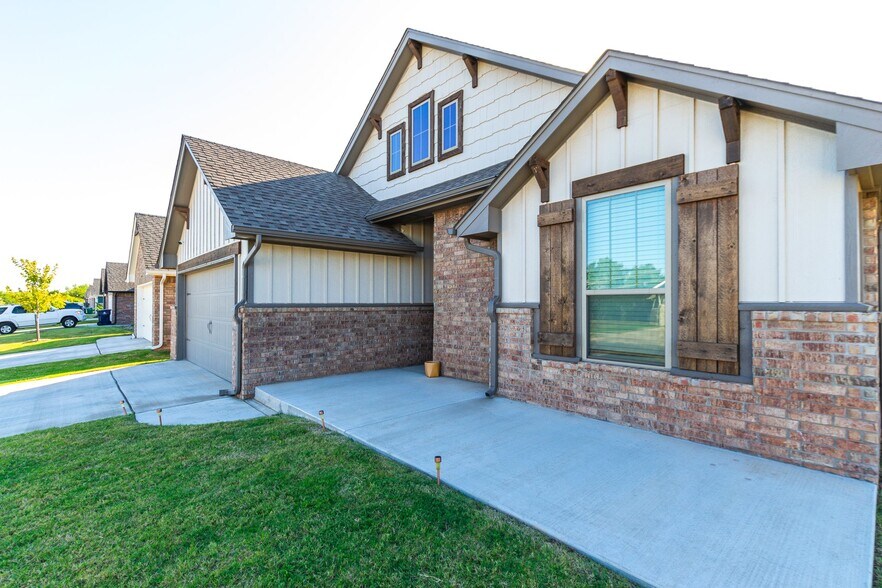 Building Photo - 12217 Brinley Reign Dr