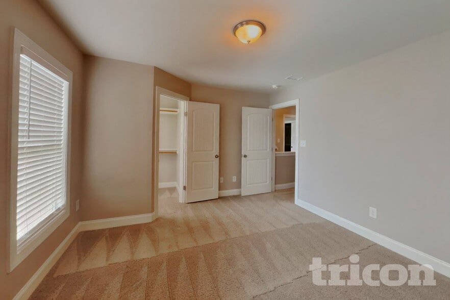 Building Photo - 70 Hilldebrant Dr
