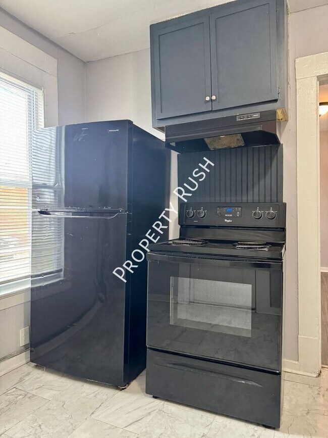 Building Photo - 3805 Alton Park Blvd