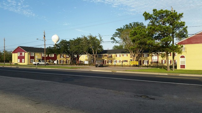 Primary Photo - Delta Court Apartments