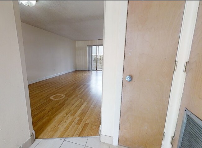 Building Photo - 154 N Beacon St