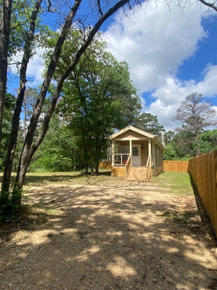 Building Photo - 342 TX-21