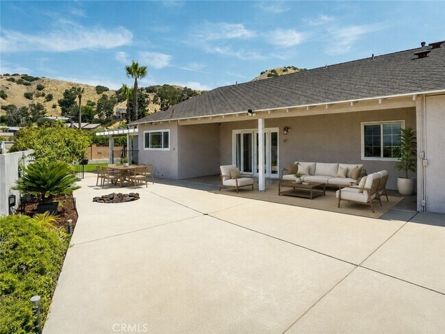 Building Photo - 8471 Vine Valley Dr