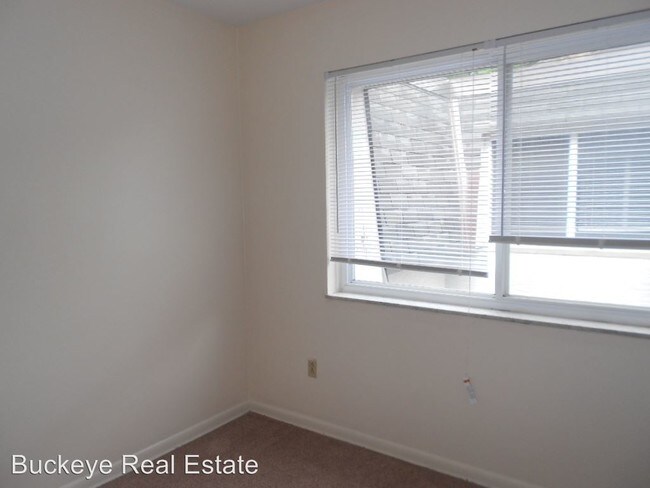 Building Photo - 106 E Lane Ave