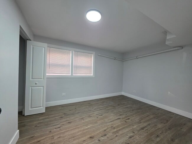 Building Photo - 1621 E 74th Pl