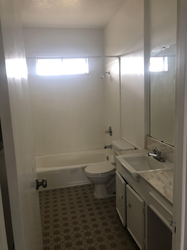 Building Photo - 3112 Lourdes St