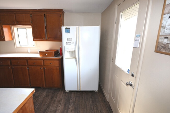 Building Photo - 718 E Madison Ave