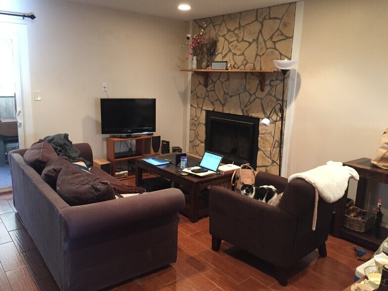 Den - 129 Greengate Court