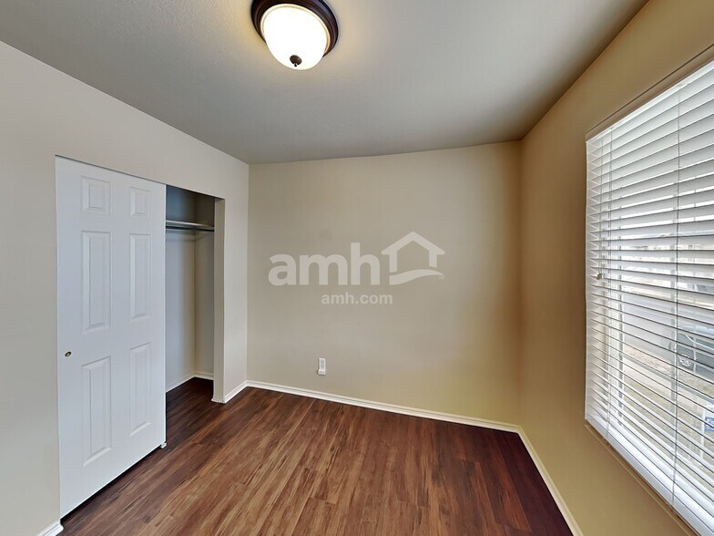 Building Photo - 2103 W 2265 N