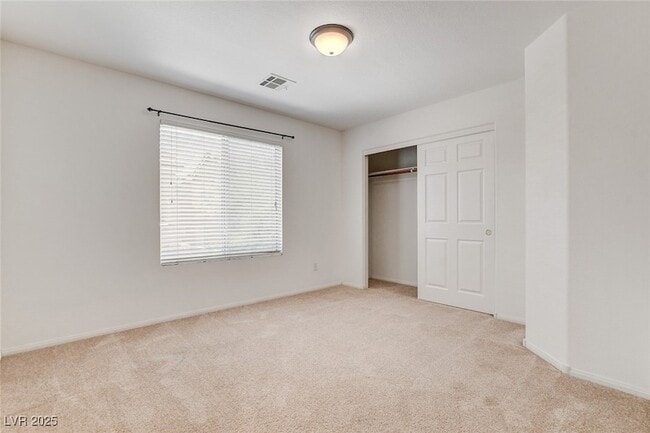 Building Photo - 1005 Roaring River Ave