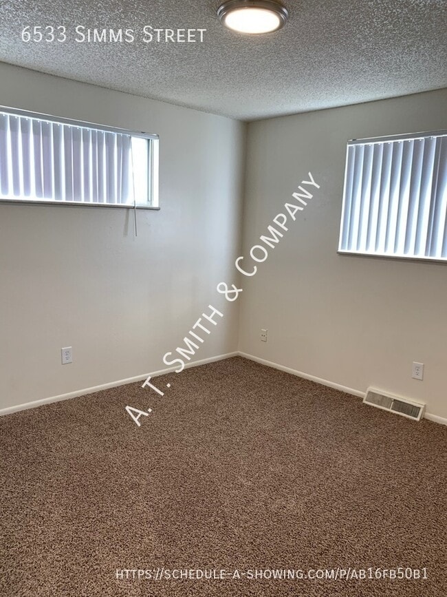Building Photo - 6533 Simms St