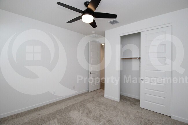 Building Photo - 23097 E Saddle Way