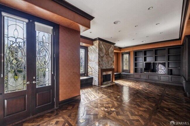 Building Photo - 2336 Broadway