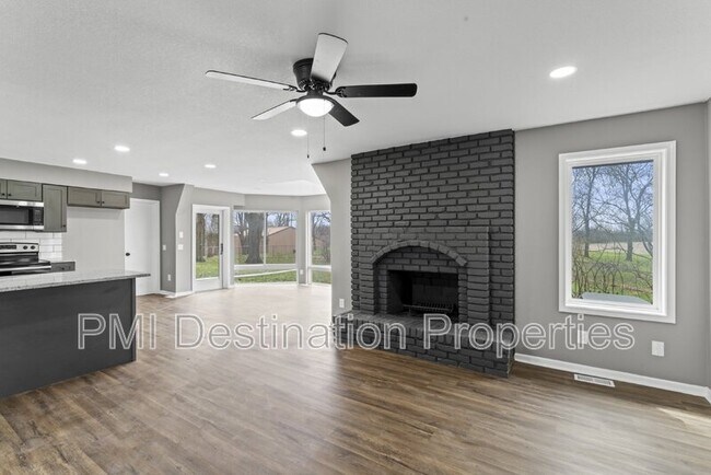 Building Photo - 2081 Willow Ln