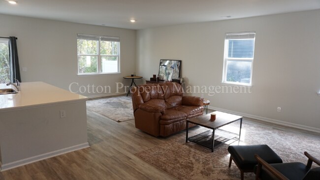 Building Photo - Beautiful, recently constructed 3BR/2.5BA ...