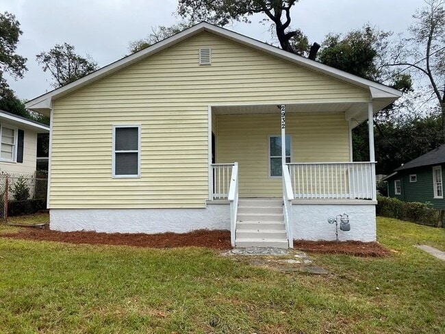 Building Photo - 2932 13th Ave