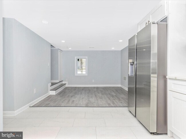 Building Photo - 903 Minna Ave