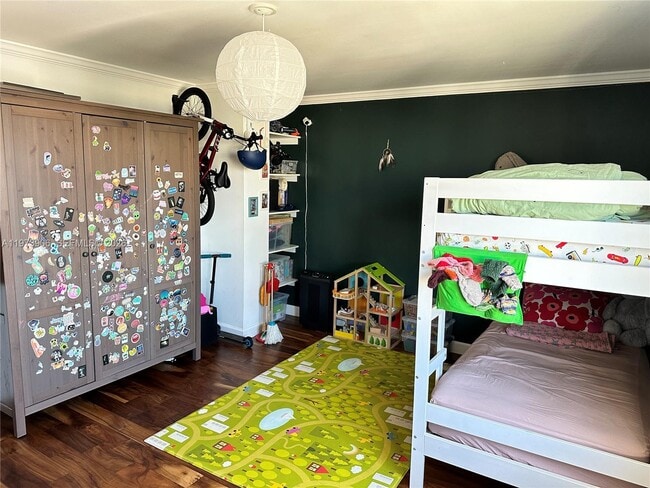 Building Photo - 401 Golden Isles Dr