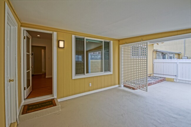 Building Photo - Completely Remodeled, Bright & Airy, 2BR1....