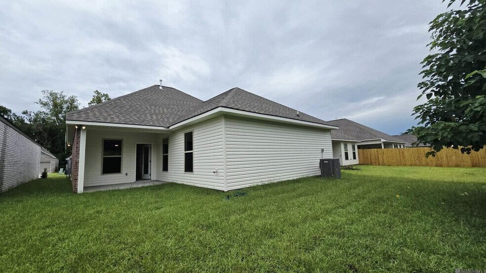 Building Photo - 9232 Asoka Ave
