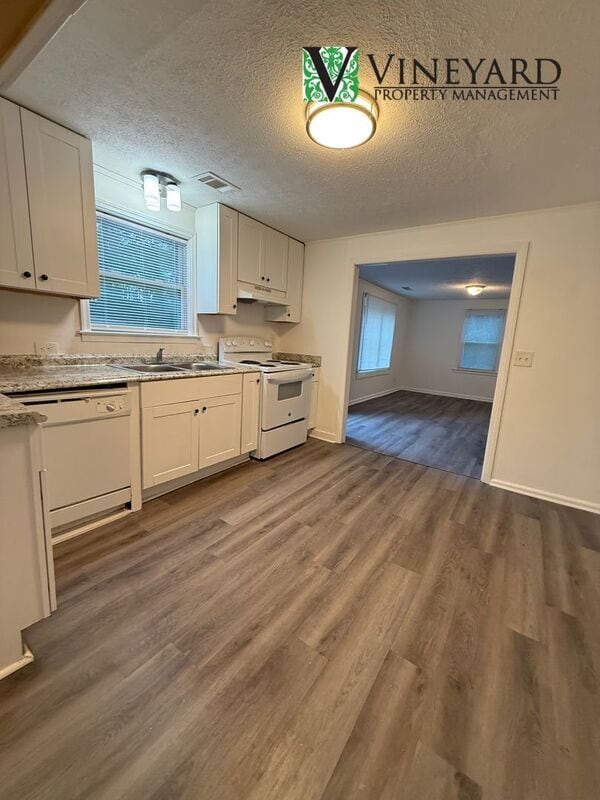 Building Photo - 266 Pine Crest Dr