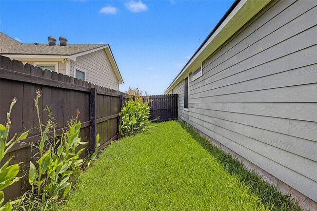 Building Photo - 2134 Markley Dr