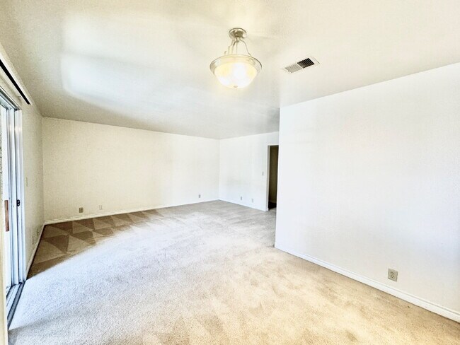 Building Photo - Las Vegas Guard-Gated Condo for Rent | 2 Bedroom Upstairs Unit | River Glen Community
