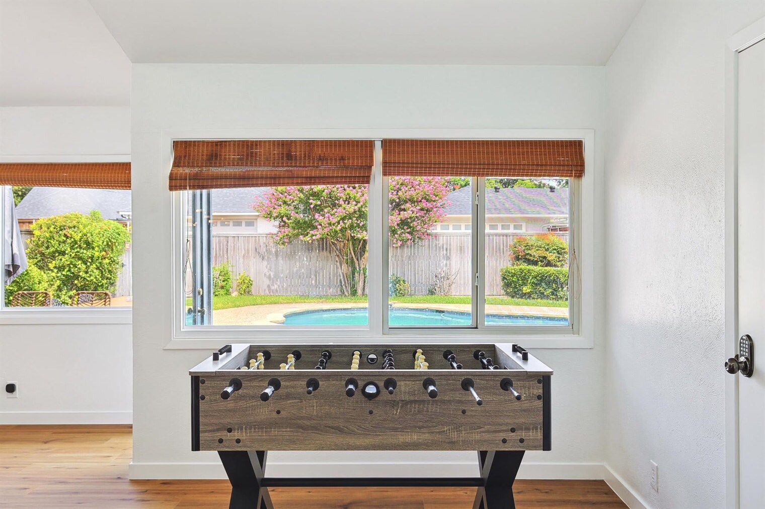 Building Photo - 7851 La Cabeza Dr