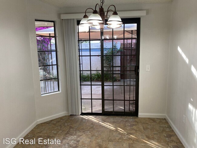 Building Photo - 3 br, 2.5 bath House - 1537 Apache Dr. Unit D