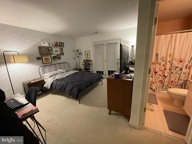 Building Photo - 1125 N Utah St