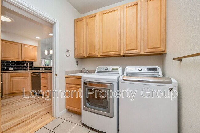 Building Photo - 1333 Charles Dr