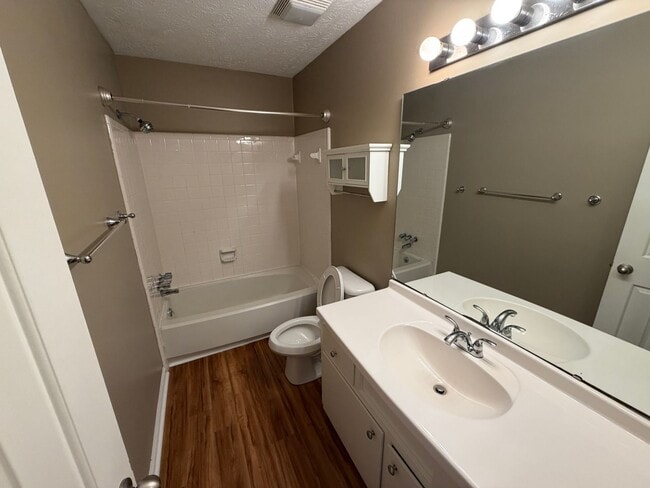 Building Photo - 103 Wenwood Cir