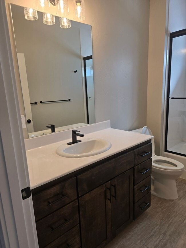Building Photo - 3 bed 3 bath Brand-New Custom-Built home f...