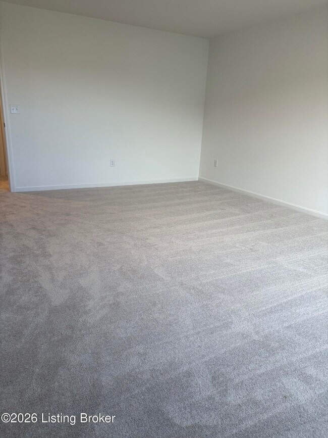 Building Photo - 2015 Lyndon Green Cir