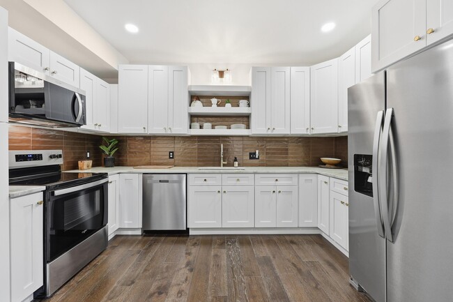 Building Photo - 321 W Columbia St