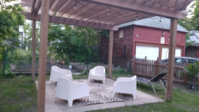 Building Photo - 1900 Columbus Ave.