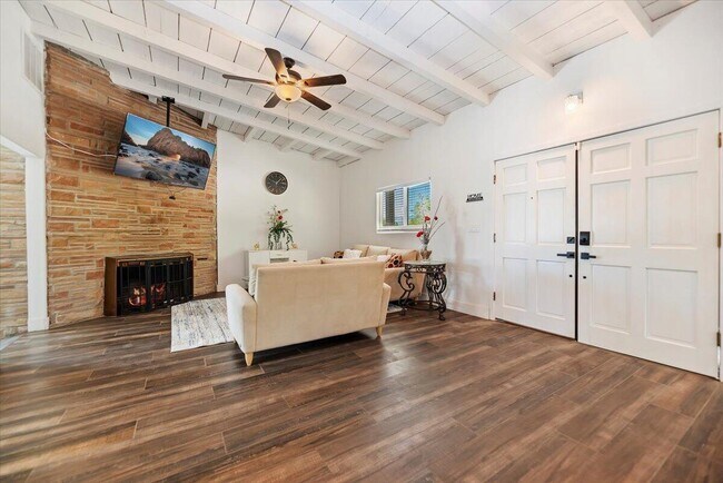Building Photo - 32300 Shadow Mountain Ln