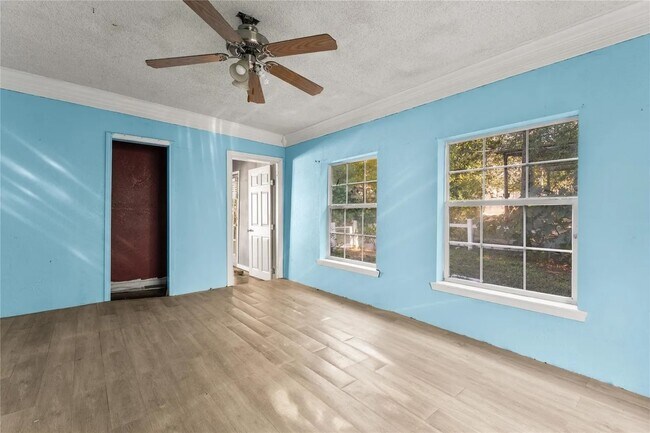 Building Photo - 1820 Live Oak Ave