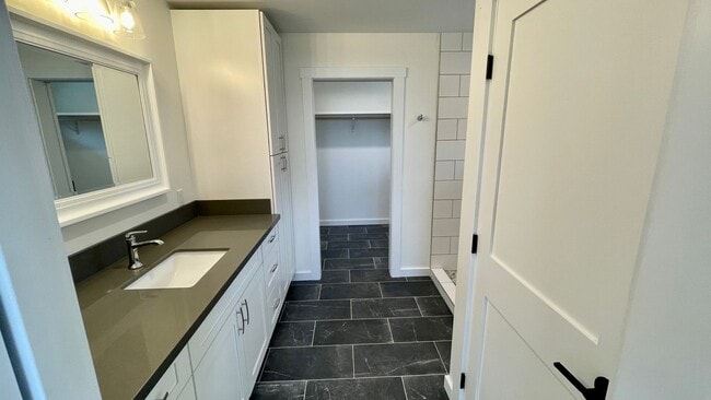 Building Photo - FULLY FURNISHED, STUNNING, BRAND NEW CONST...