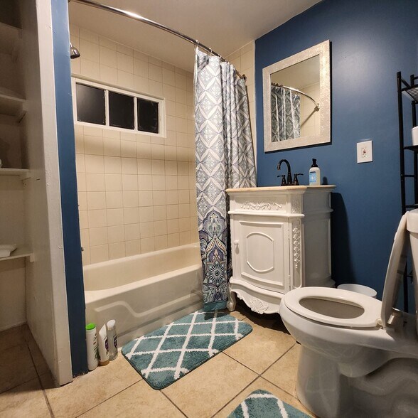 Building Photo - 4869 Tchoupitoulas St