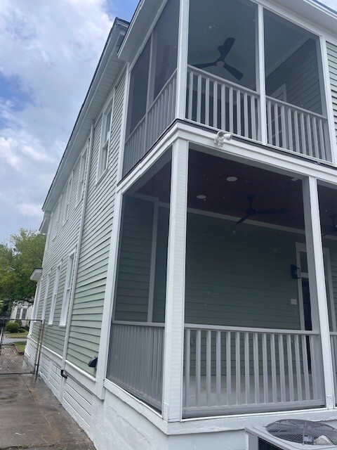 Building Photo - 718 E Henry St